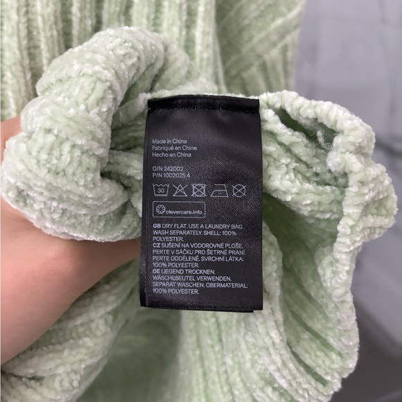 Women’s green H&M Sweater - Picture 4 of 4